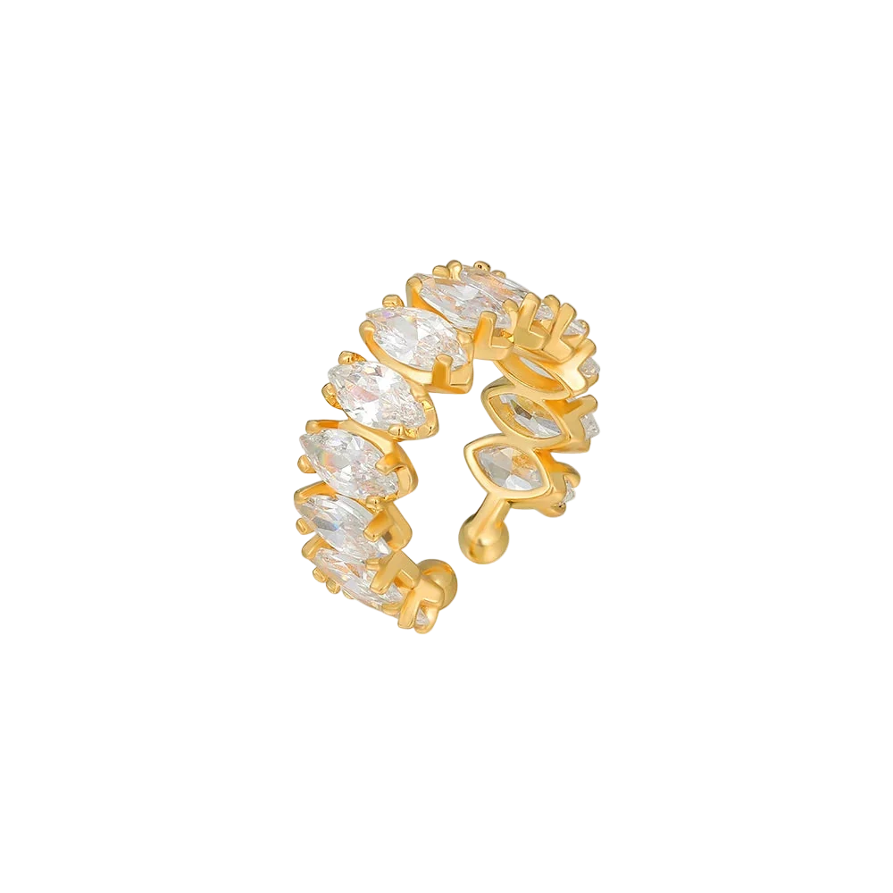 Marquise-cut zircon ring for choosing rings for small hands