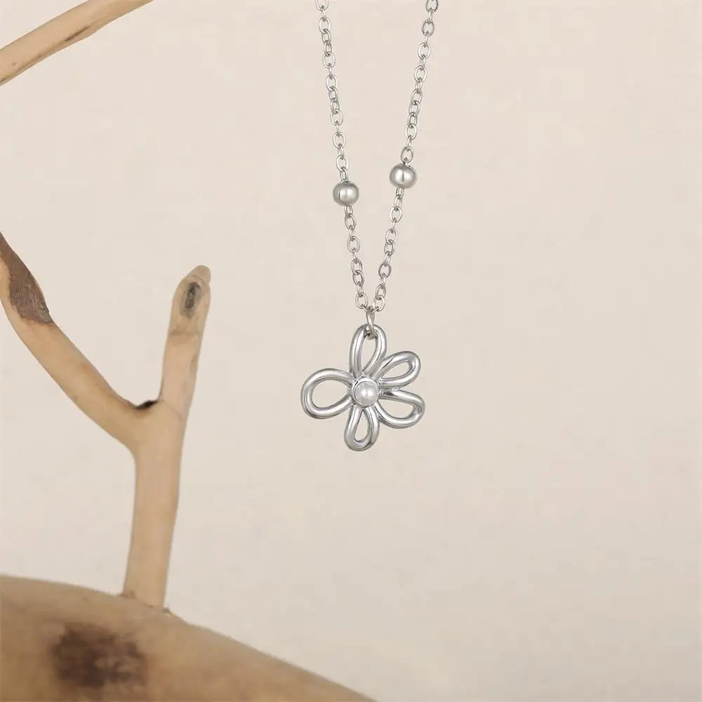 18K Gold Plated Flower Necklace with Pearl