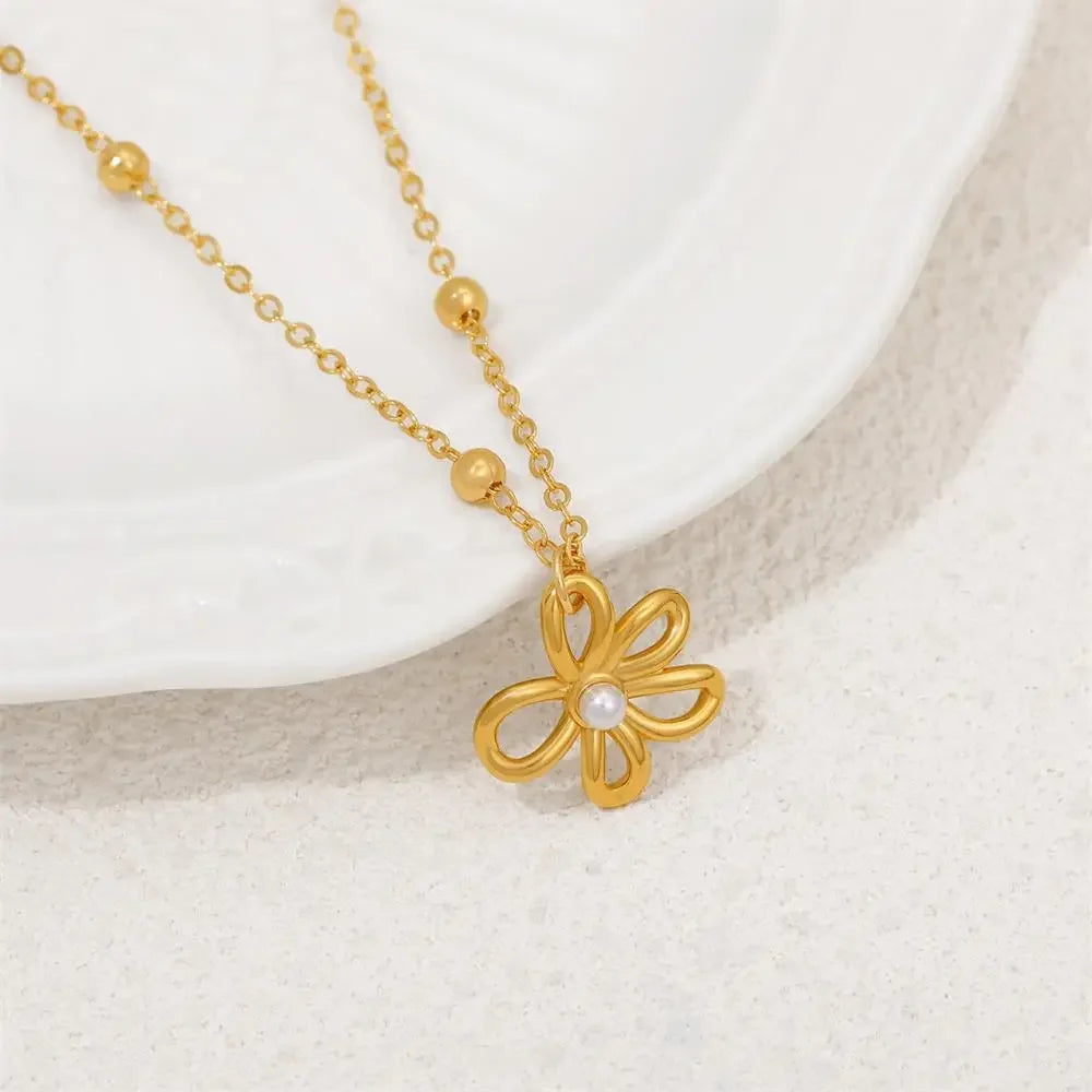 18K Gold Plated Flower Necklace with Pearl